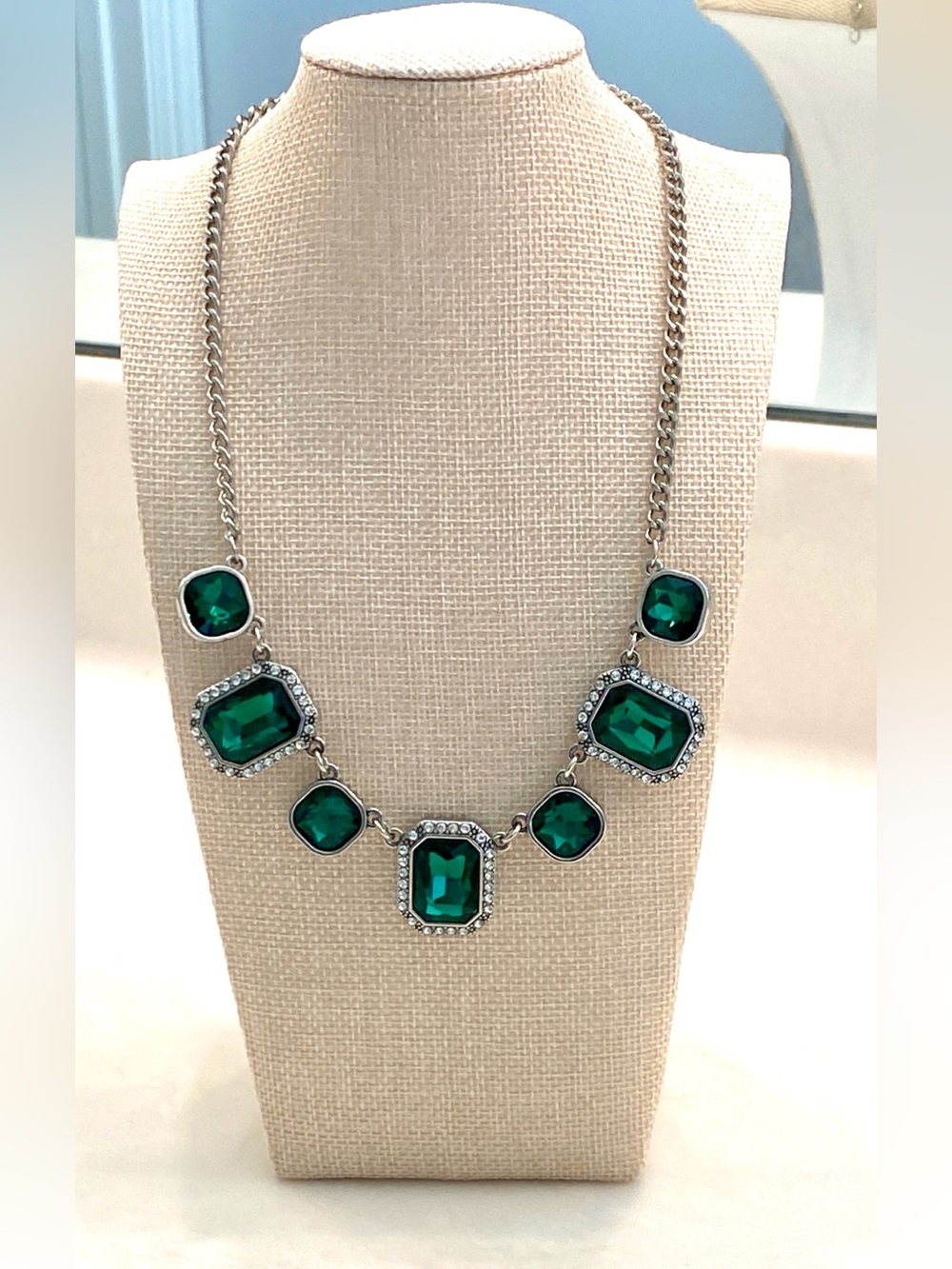 Paparazzi Royal Rumble Green Necklace Emerald Cut Crystal Rhinestone Bib Collar